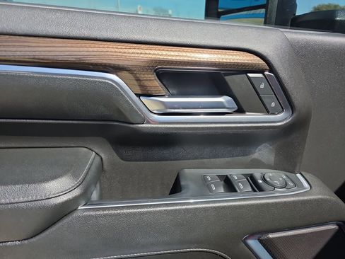 Used 2024 Chevrolet Silverado 2500 LT w/ Convenience Package image 15