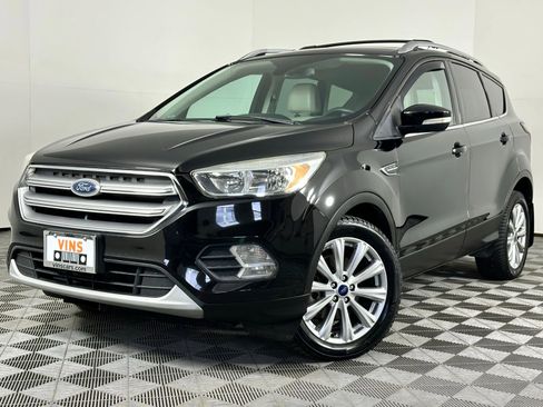 Used 2017 Ford Escape Titanium image 34