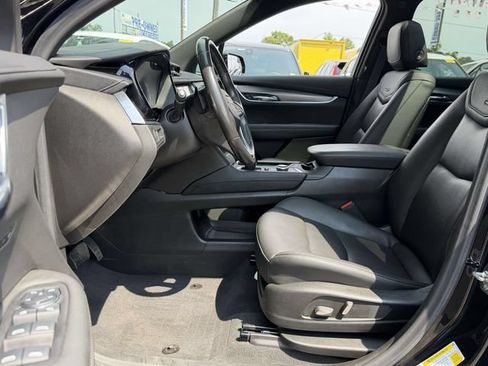 Certified 2024 Cadillac XT6 Luxury w/ LPO, Floor Liner Package AWD/4WD image 9
