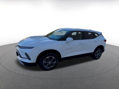 Used 2026 Chevrolet Blazer LT FWD image 8