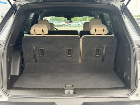 Used 2023 Chevrolet Traverse LS w/ Safety Package FWD image 6