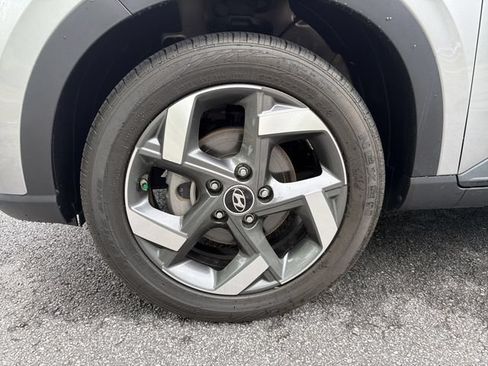 Certified 2023 Hyundai Venue SEL w/ Cargo Package FWD image 11