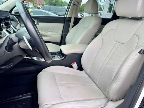 Used 2023 Kia Sorento SX Prestige w/ Panoramic Sunroof Package AWD/4WD image 14
