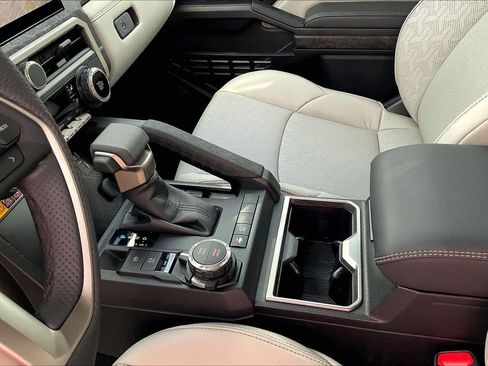 Used 2025 Toyota Tacoma Limited image 16