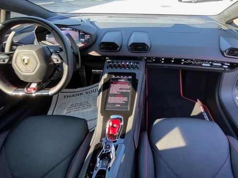 Used 2020 Lamborghini Huracan EVO image 19