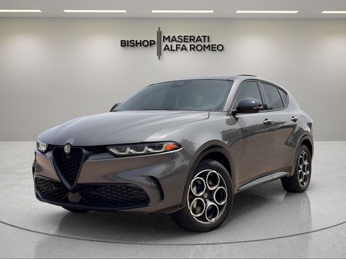 Used 2025 Alfa Romeo Tonale AWD/4WD image 2