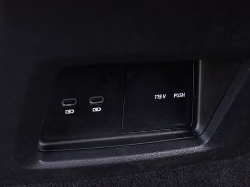 Certified 2025 Volkswagen Atlas Cross Sport SE FWD image 24
