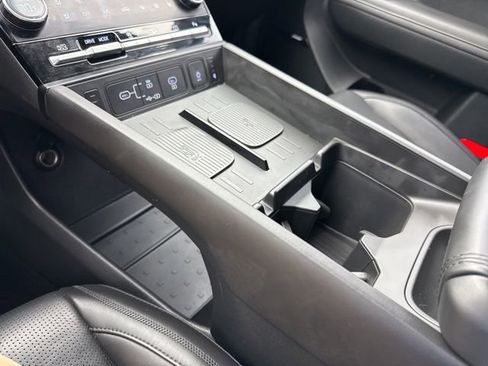 Used 2025 Hyundai Santa Fe Calligraphy FWD image 31