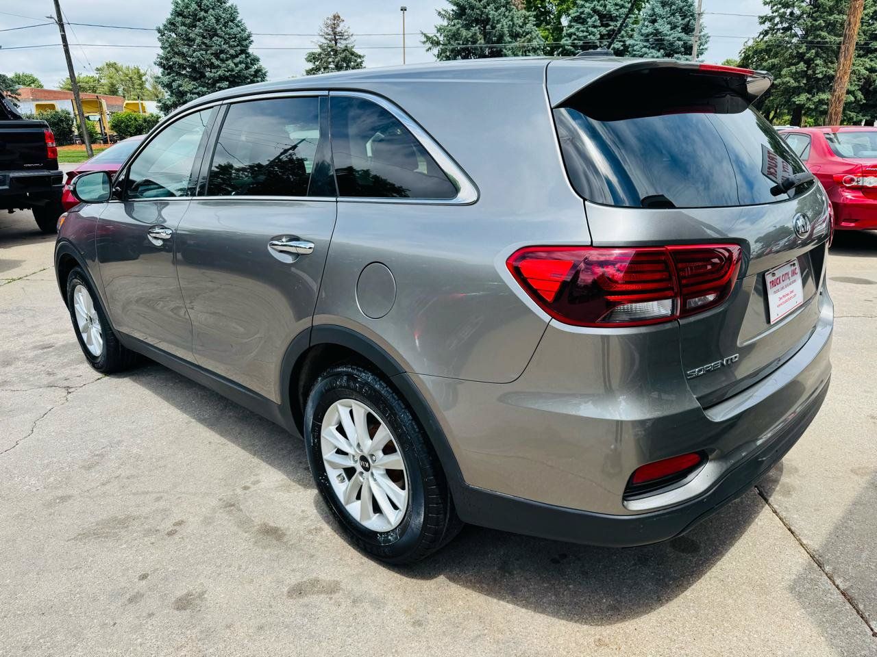Used 2019 Kia Sorento FWD image 5
