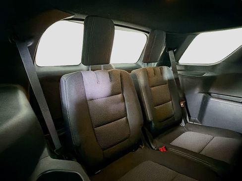 Used 2018 Ford Explorer XLT image 24