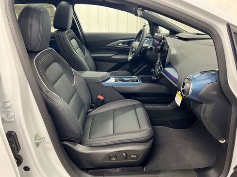 New 2026 Chevrolet Equinox EV LT image 23