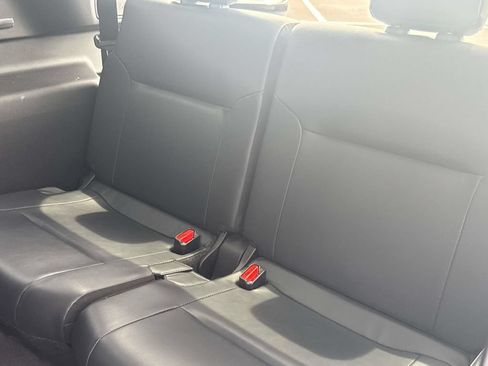 Used 2025 Mitsubishi Outlander SE FWD image 31