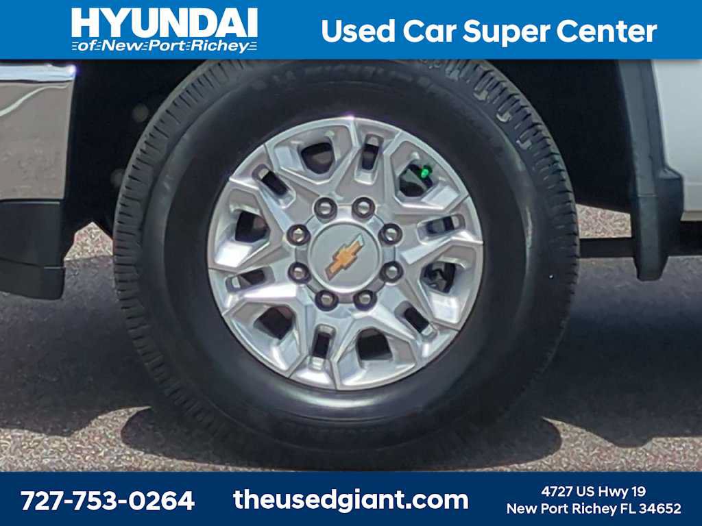 Used 2021 Chevrolet Silverado 2500 LTZ w/ Z71 Off-Road Package AWD/4WD image 10