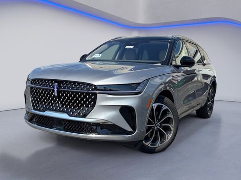 New 2025 Lincoln Nautilus Reserve image 2