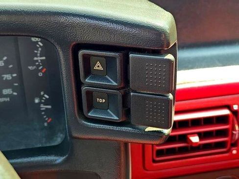 Used 1988 Ford Mustang LX image 21