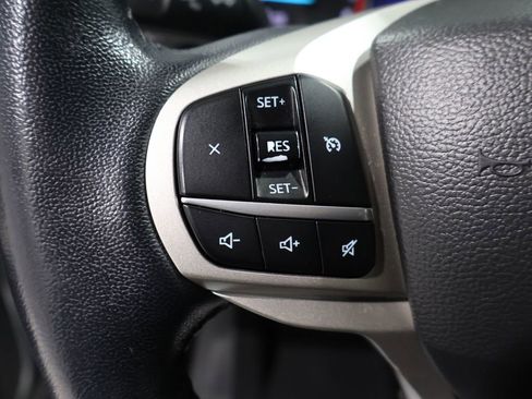 Used 2022 Ford Explorer XLT image 34