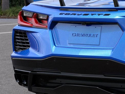 Used 2025 Chevrolet Corvette Stingray Convertible w/ 1LT image 14