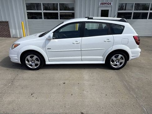 Used 2007 Pontiac Vibe w/ Preferred Package FWD image 1