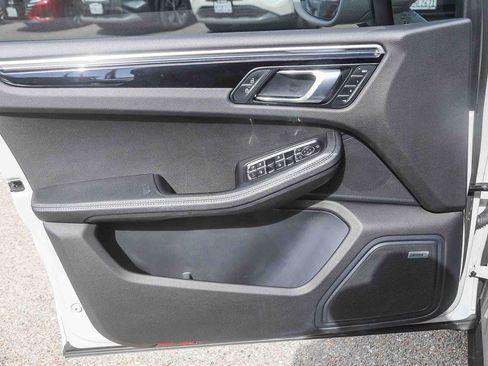 Used 2023 Porsche Macan Turbo AWD/4WD image 19