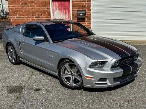 Used 2013 Ford Mustang GT Premium w/ GT Coupe Accessory Pkg 5 image 31