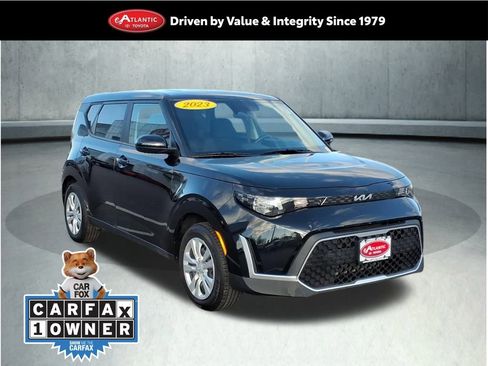 Used 2023 Kia Soul LX image 1