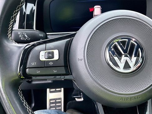 Used 2019 Volkswagen Golf R 4-Door image 15