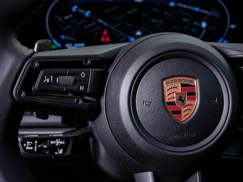 Certified 2025 Porsche Panamera 4 image 20