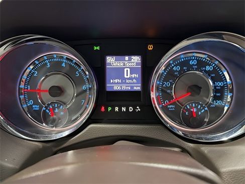 Used 2014 Chrysler Town & Country Touring image 18