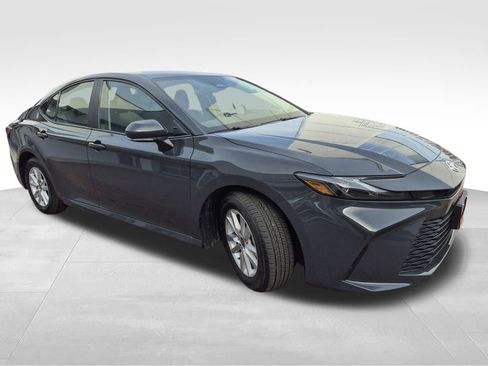Used 2025 Toyota Camry Hybrid image 6