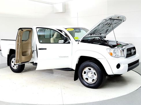 Used 2011 Toyota Tacoma 4x4 Access Cab w/ SR5 Pkg #2 image 12