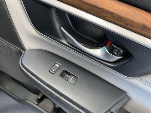 Used 2018 Honda CR-V Touring image 15