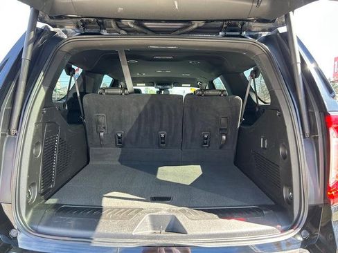 Used 2023 GMC Yukon XL SLT image 25