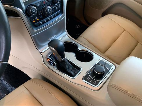 Used 2017 Jeep Grand Cherokee Limited AWD/4WD image 17
