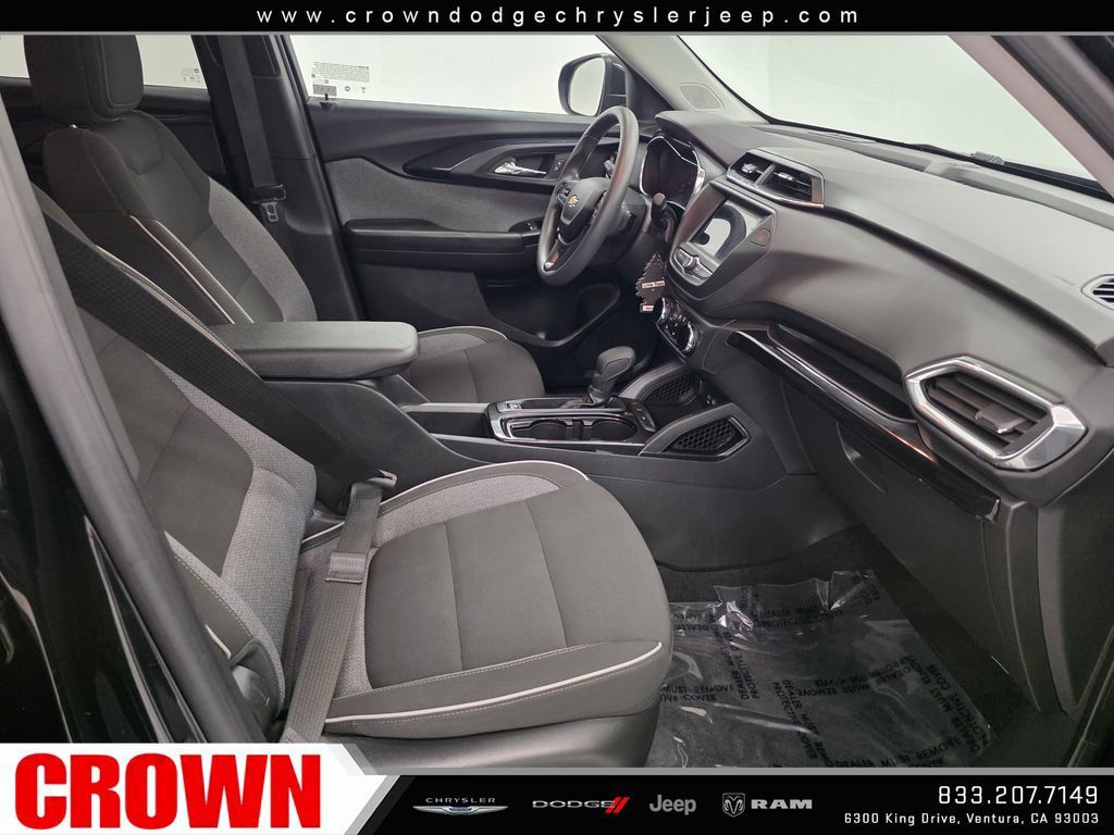 Used 2023 Chevrolet TrailBlazer LT FWD image 10