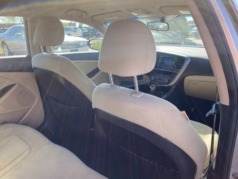 Used 2011 Kia Optima LX image 20