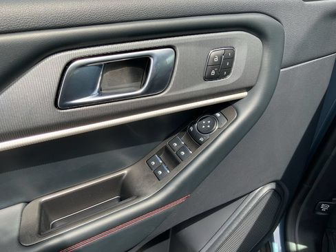 Used 2026 Ford Explorer ST-Line w/ ST-Line Street Pack RWD image 35
