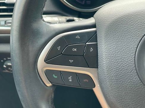 Used 2020 Jeep Grand Cherokee Altitude image 15