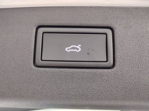 New 2026 Volkswagen Tiguan SE image 18