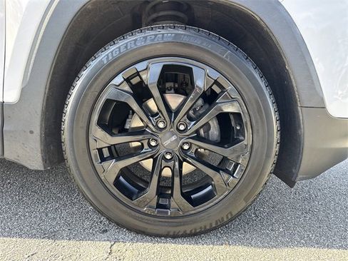 Used 2021 GMC Terrain SLE w/ Elevation Edition image 12