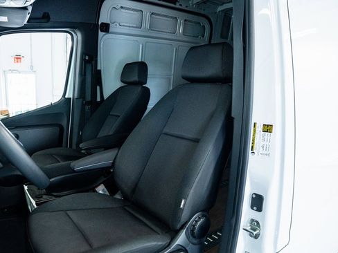 Used 2023 Mercedes-Benz Sprinter 3500 image 27