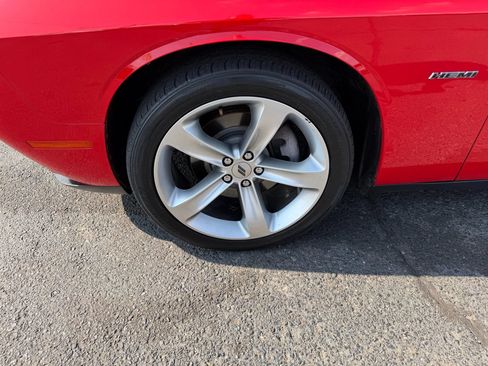 Used 2018 Dodge Challenger R/T RWD image 20
