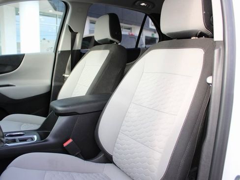 Used 2021 Chevrolet Equinox LT w/ Driver Convenience Package image 28