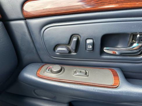 Used 1998 Cadillac De Ville FWD image 20