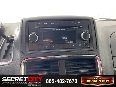 Used 2014 Dodge Grand Caravan SXT FWD image 19