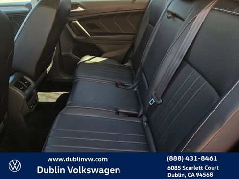 Certified 2022 Volkswagen Tiguan SE FWD image 12