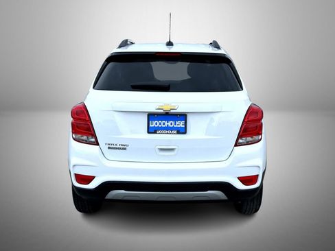 Certified 2022 Chevrolet Trax LT w/ LT Convenience Package image 6