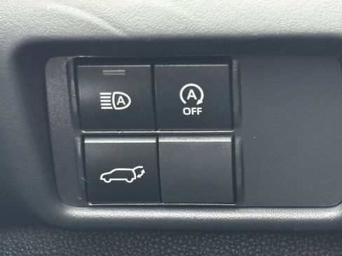 Used 2025 Toyota Highlander XSE AWD/4WD image 32