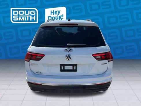 Used 2020 Volkswagen Tiguan SE image 4