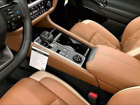 New 2026 Nissan Pathfinder Platinum AWD/4WD image 9