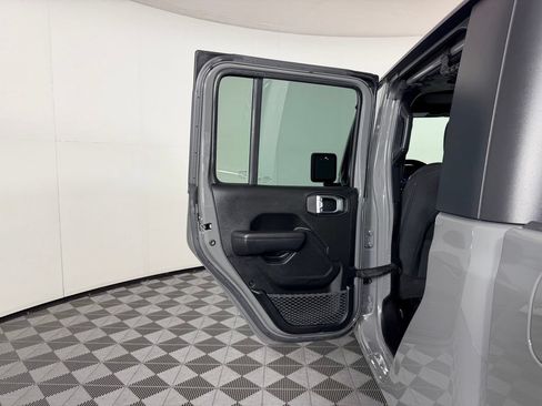 Used 2023 Jeep Gladiator Sport AWD/4WD image 26